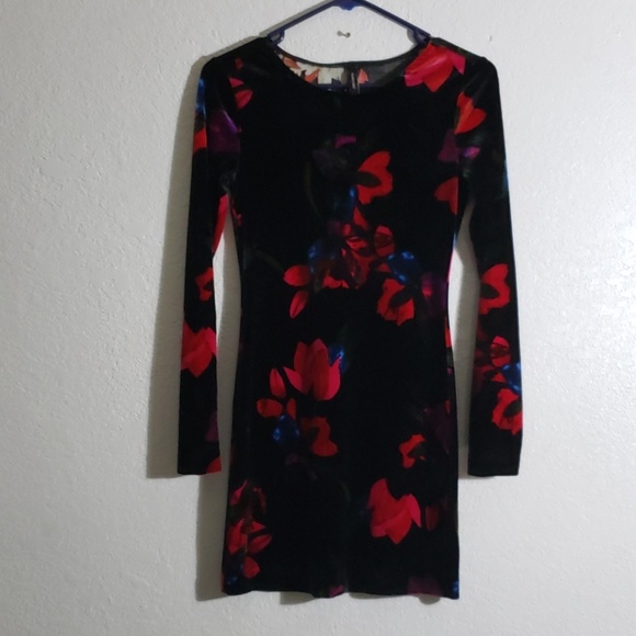 Marciano Dresses & Skirts - Black Velvet Floral Long sleeve Dress Small